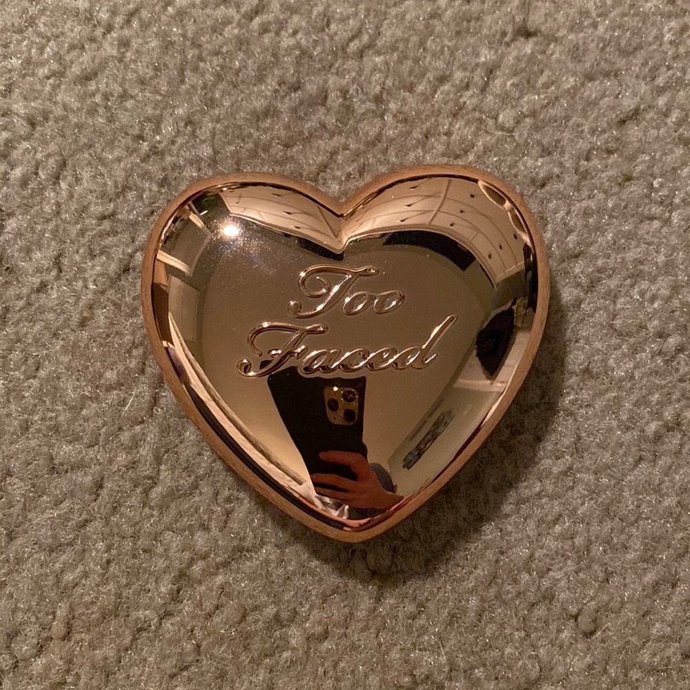 Too faced highlighter